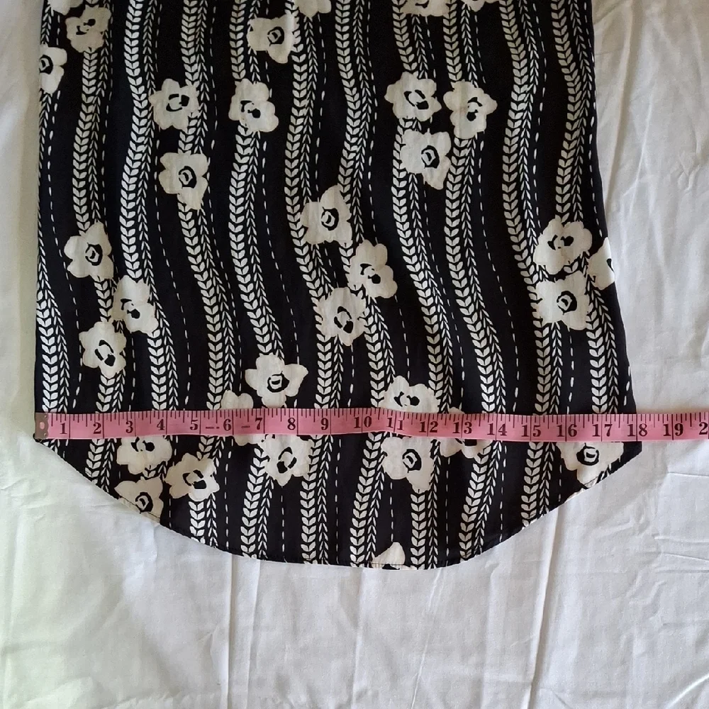 Express Floral Patterned Top - Picture 4 of 6